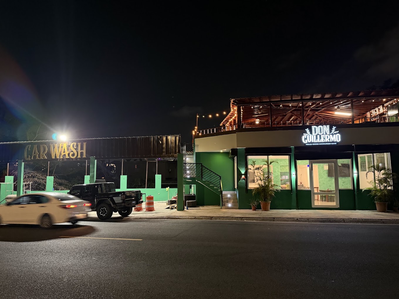 Don Guillermo Café Bar & Restaurante exterior at dusk, San Juan